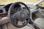 Volkswagen Passat 2.5L SEL Premium 2012 года